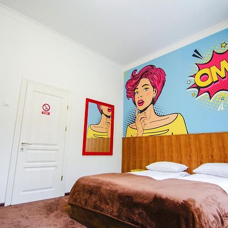 Pop Art Hostel Liov Exterior foto
