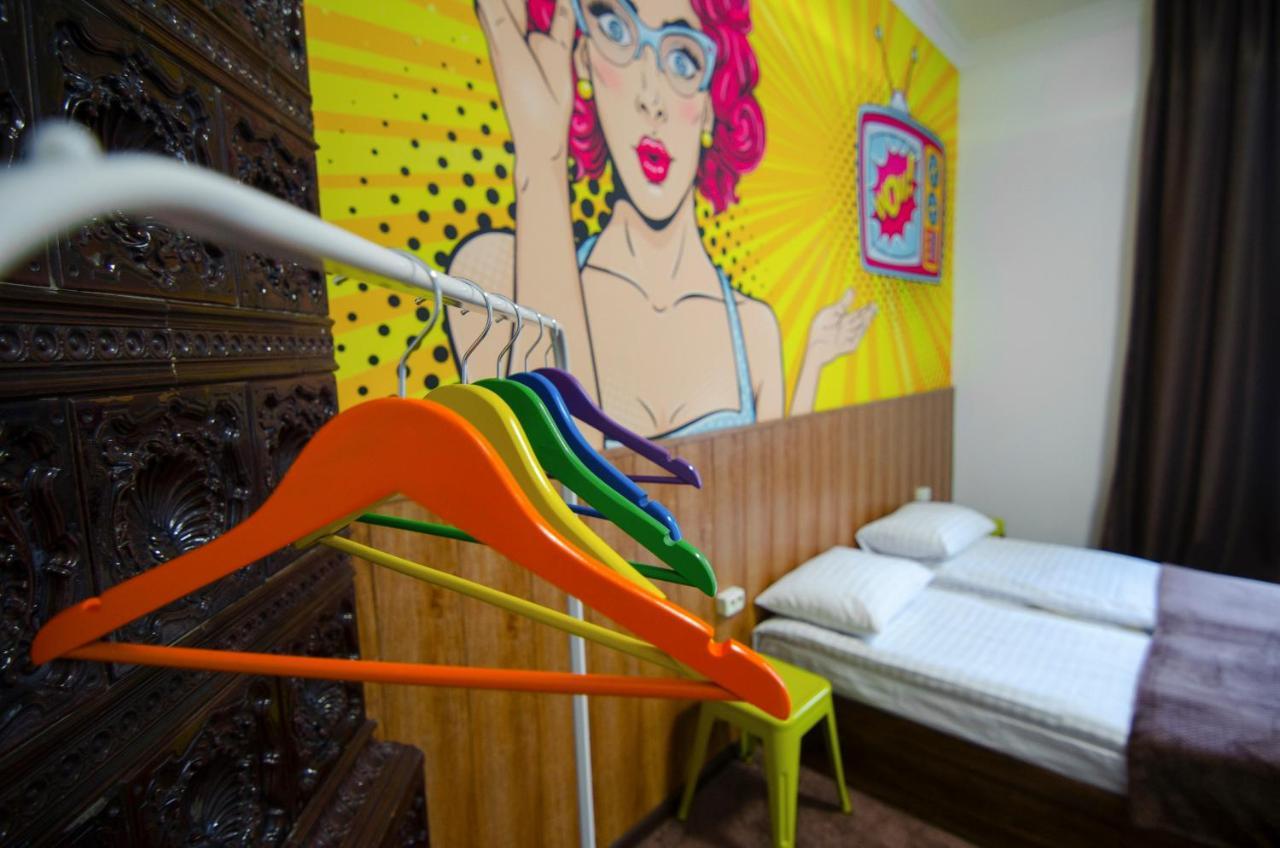Pop Art Hostel Liov Exterior foto